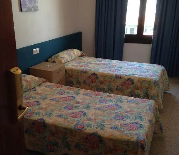 Готель Planas *